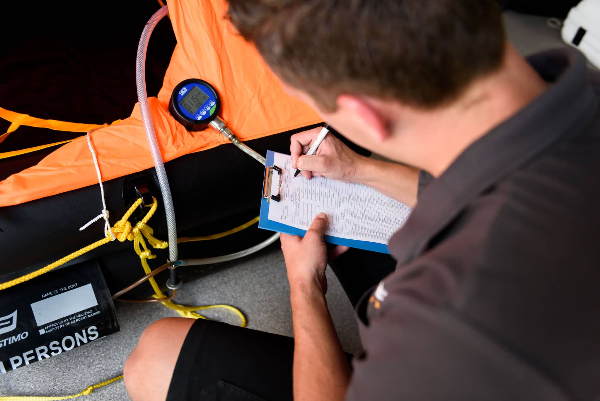 Life-raft-inspection-pleasurecraft Life raft inspection pleasure craft